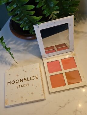 Moonslice Beauty Blushing Moon Pallette